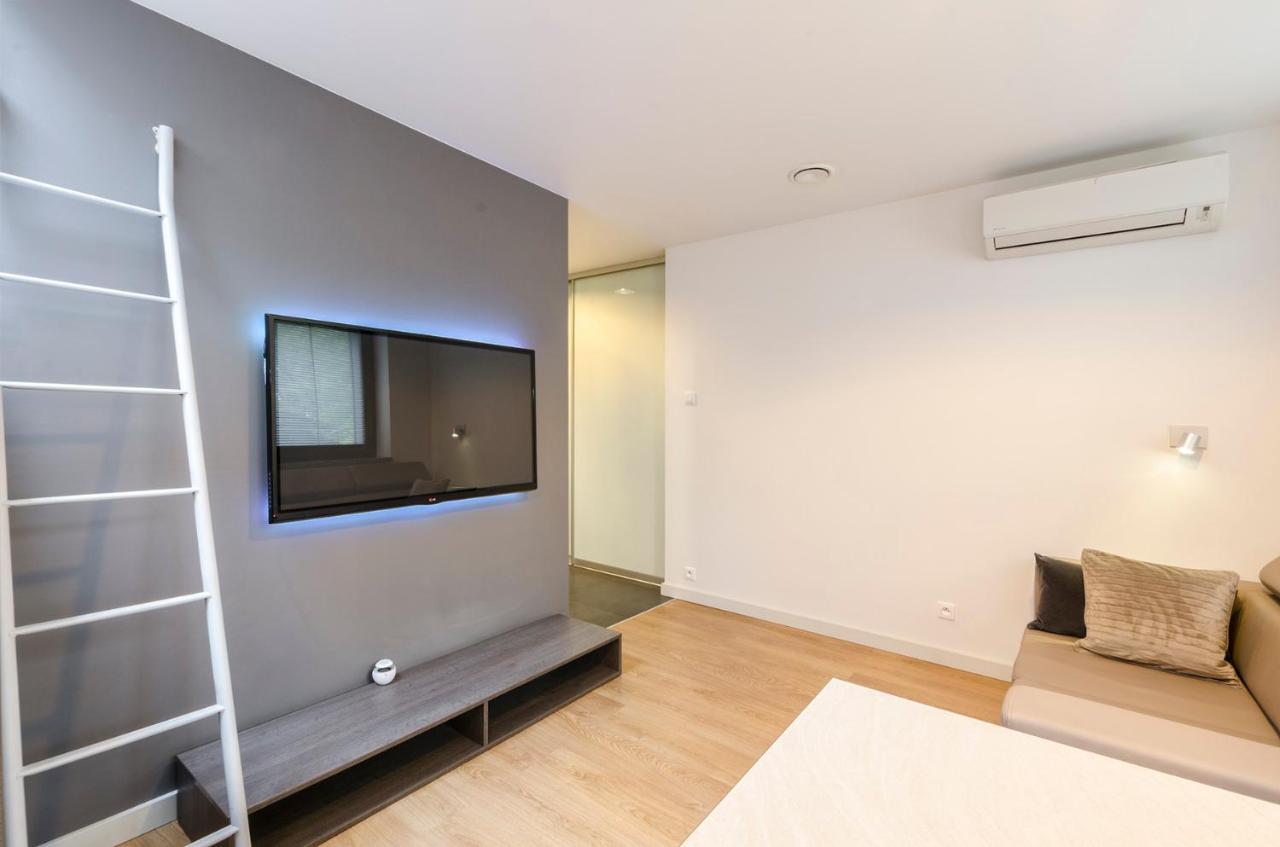 Lupoapartments Kosynierow Klimatyzacja Dostep Na Kod Лодзь Экстерьер фото
