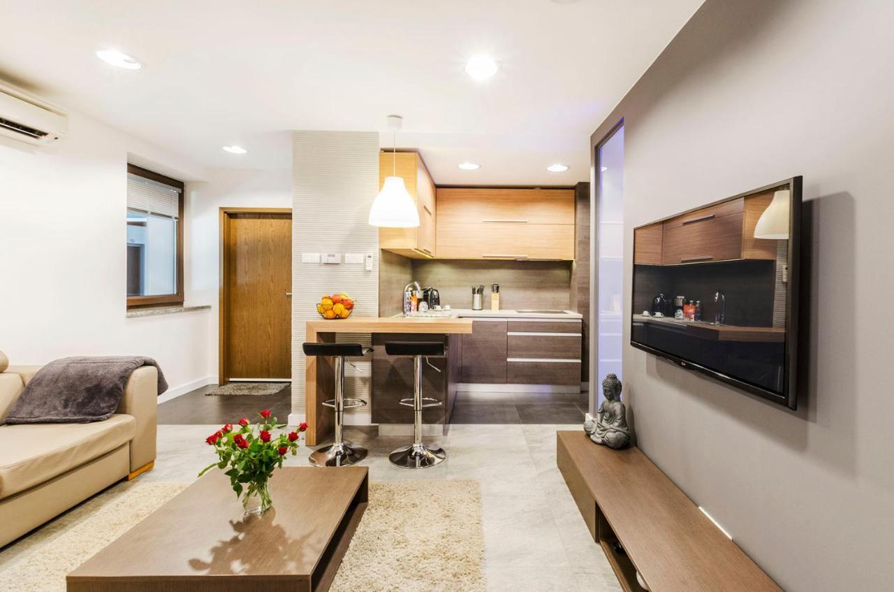 Lupoapartments Kosynierow Klimatyzacja Dostep Na Kod Лодзь Экстерьер фото